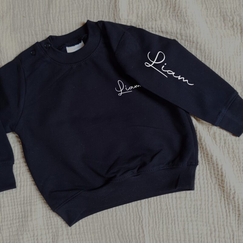 sweater trui met naam mouw en borst