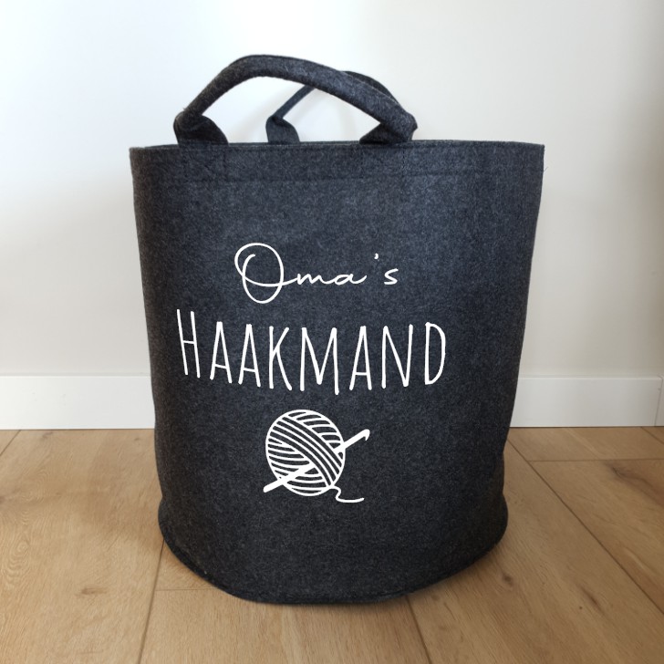 Oma haakmand grijs vilt moederdag